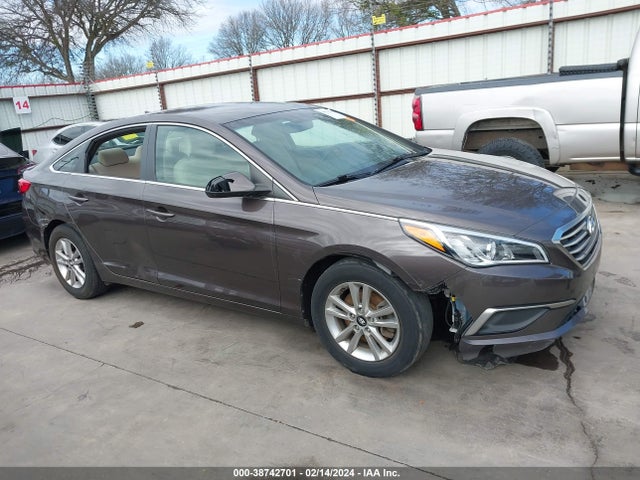 Hyundai SONATA SE 2016 5NPE24AF2GH321948 Image 17