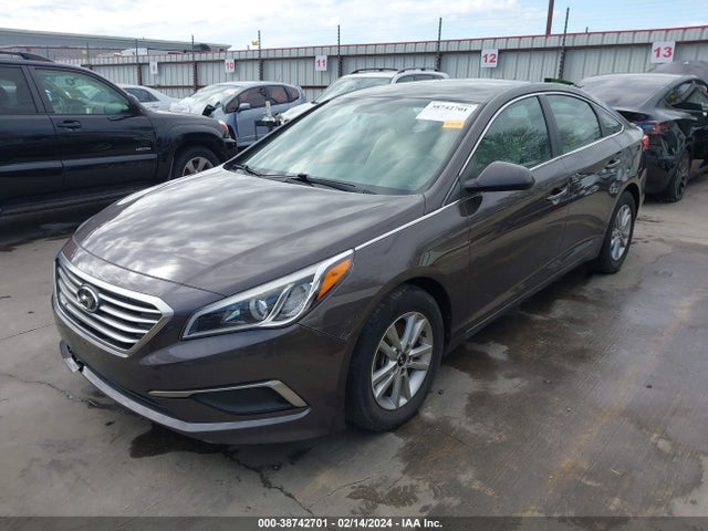 Hyundai SONATA SE 2016 5NPE24AF2GH321948 Image 2