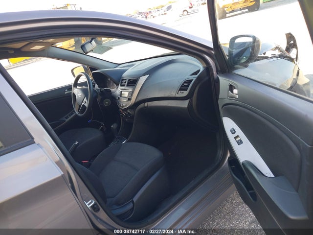 Hyundai ACCENT SE 2017 KMHCT5AE2HU360088 Image 5