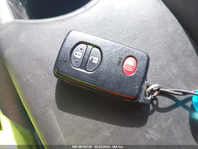 Toyota Prius Three 2014 JTDKN3DU8E1853062 Image 11