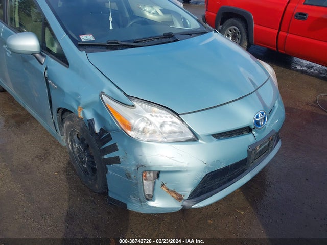 Toyota Prius Three 2014 JTDKN3DU8E1853062 Image 13