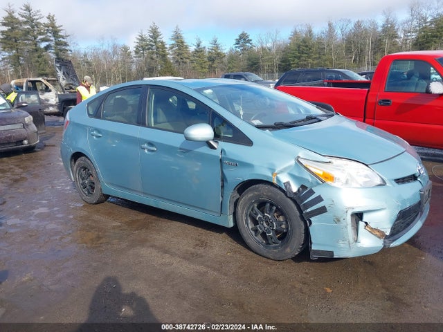 Toyota Prius Three 2014 JTDKN3DU8E1853062 Image 14