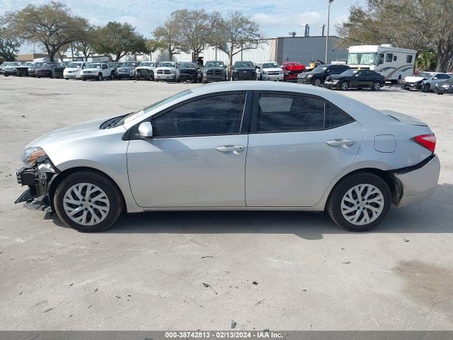 Toyota COROLLA LE 2018 5YFBURHEXJP774555 Image 15