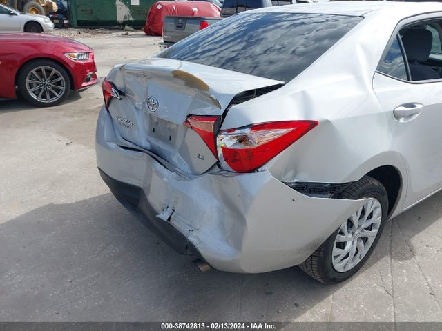 Toyota COROLLA LE 2018 5YFBURHEXJP774555 Image 20