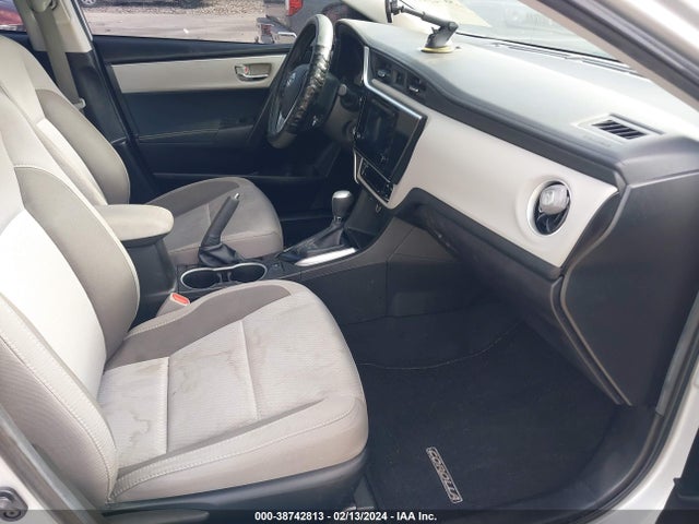 Toyota COROLLA LE 2018 5YFBURHEXJP774555 Image 5