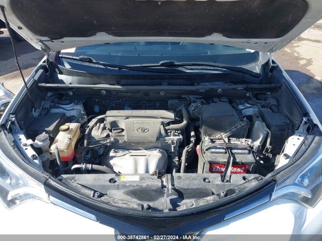Toyota RAV4 LE 2018 2T3ZFREV8JW424666 Image 10