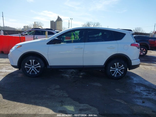 Toyota RAV4 LE 2018 2T3ZFREV8JW424666 Image 15