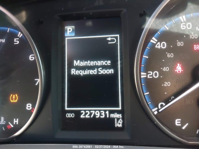 Toyota RAV4 LE 2018 2T3ZFREV8JW424666 Image 7