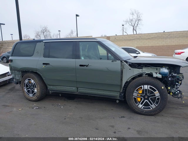 Rivian R1s Launch Edition 2023 7PDSGABL2PN003733 Image 13