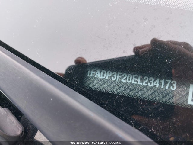 Ford FOCUS SE 2014 1FADP3F20EL234173 Image 9