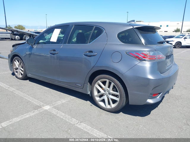 JTHKD5BH6F2228996 Lexus CT 200H
