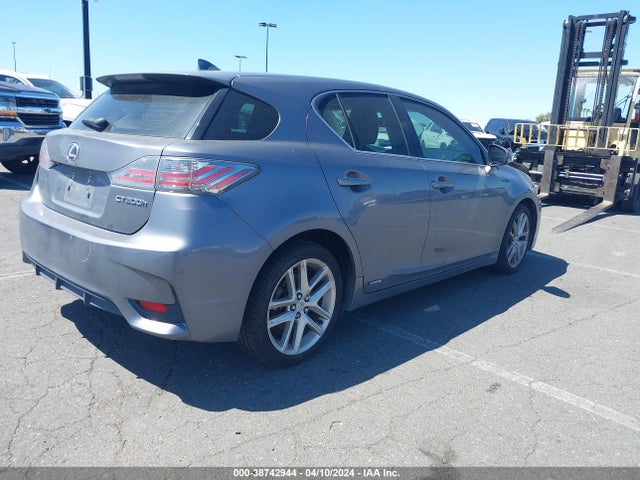 JTHKD5BH6F2228996 Lexus CT 200H