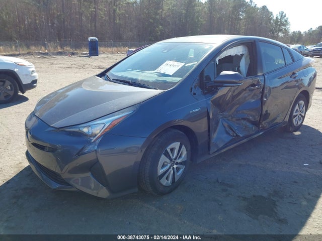 Toyota Prius Three 2018 JTDKARFU9J3055597 Image 2
