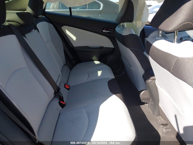 Toyota Prius Three 2018 JTDKARFU9J3055597 Image 8