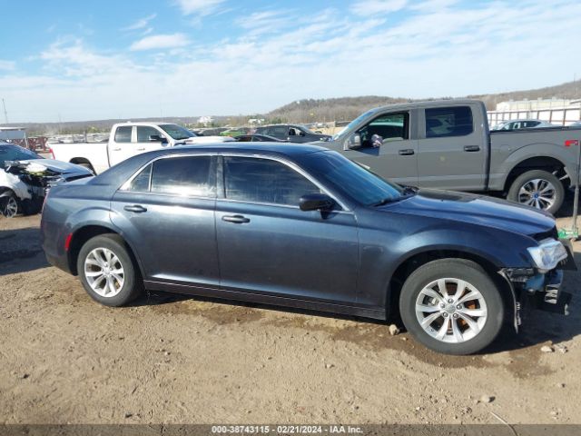 2C3CCAAG9JH308355 Chrysler 300 Touring
