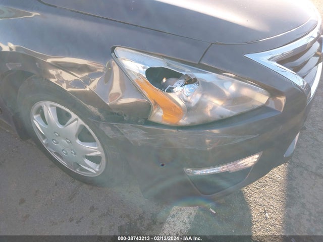 Nissan Altima 2.5 S 2015 1N4AL3AP8FC577073 Image 18