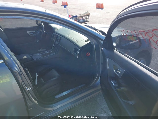 2013 JAGUAR XF SAJWA0E74D8S67499 Photo 4
