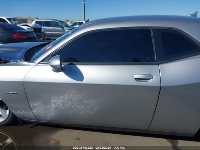 2C3CDZAT9FH747717 Dodge Challenger R/t