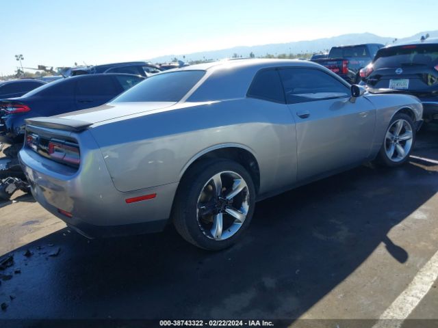2C3CDZAT9FH747717 Dodge Challenger R/t