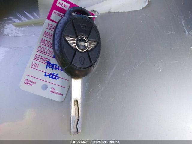 2007 MINI COOPER S WMWRH33537TL95094 Photo 10