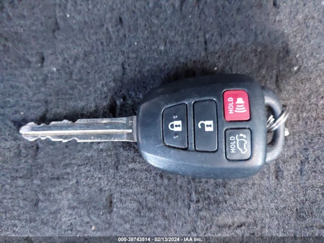 Toyota Rav4 Xle 2017 JTMWFREV3HD100308 Image 11
