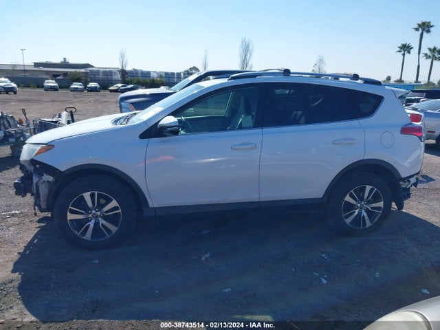 Toyota Rav4 Xle 2017 JTMWFREV3HD100308 Image 15