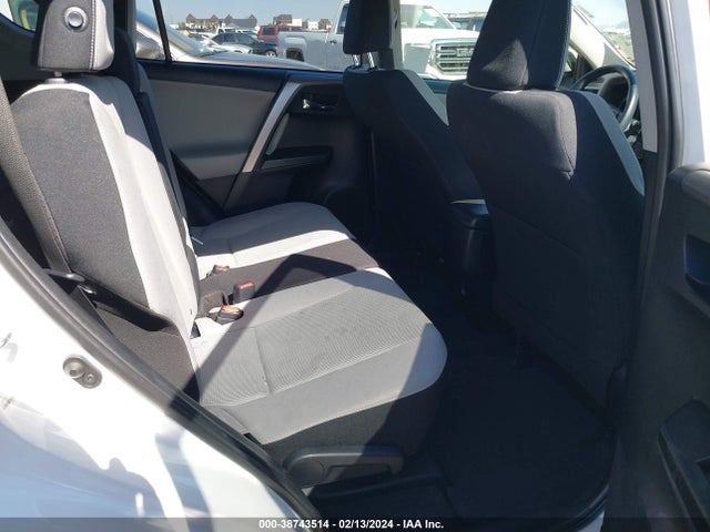 Toyota Rav4 Xle 2017 JTMWFREV3HD100308 Image 8