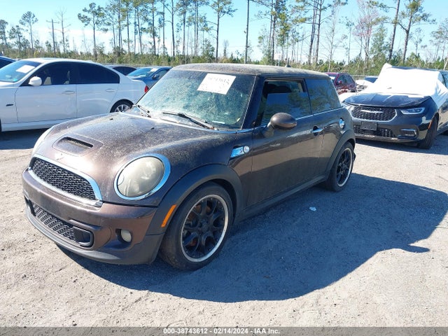 2011 MINI COOPER S WMWSV3C56BTY22304 Photo 1