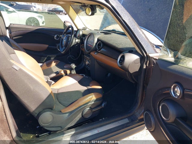 2011 MINI COOPER S WMWSV3C56BTY22304 Photo 4