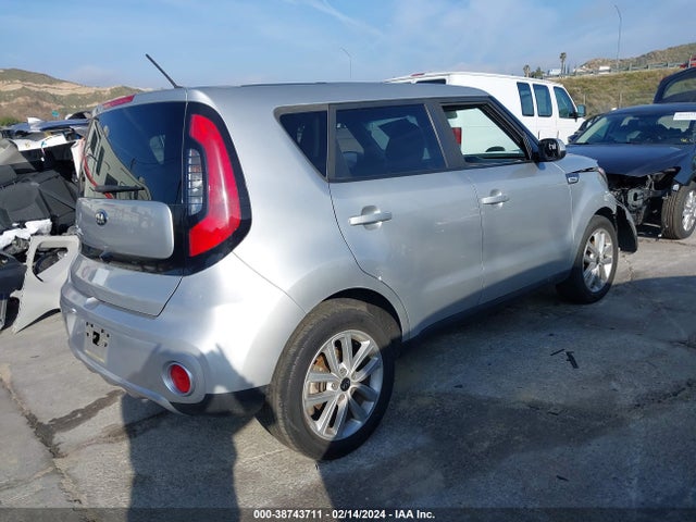 KIA SOUL + 2018 KNDJP3A53J7610883 Image 4