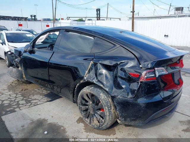 7SAYGDEF2NF409972 Tesla Model Y Performance Dual Motor All-wheel Drive