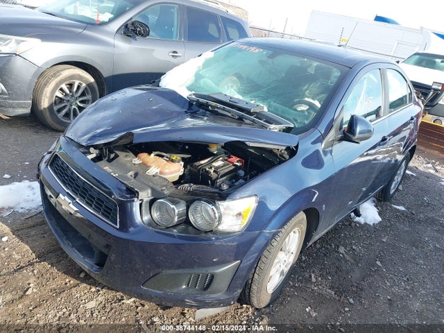 Chevrolet Sonic Lt Auto 2015 1G1JC5SG4F4146141 Image 2