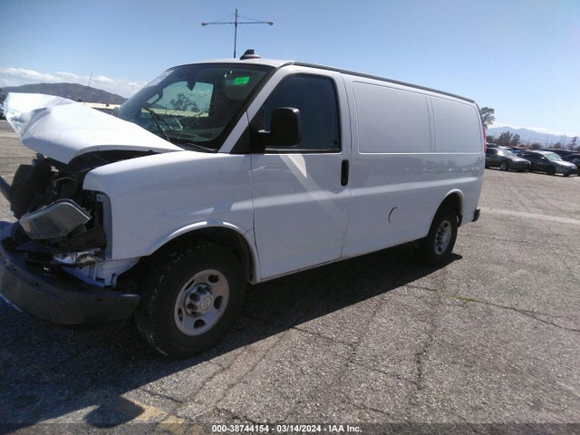 Chevrolet Express 2500 Work Van 2018 1GCWGAFP3J1338908 Image 2