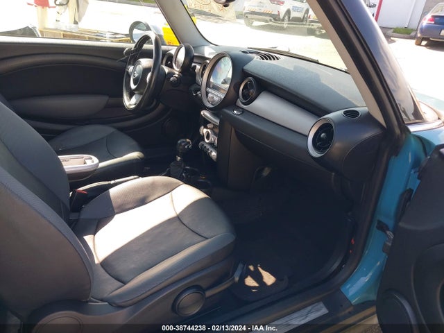 2009 MINI COOPER WMWMF33529TW76516 Photo 4