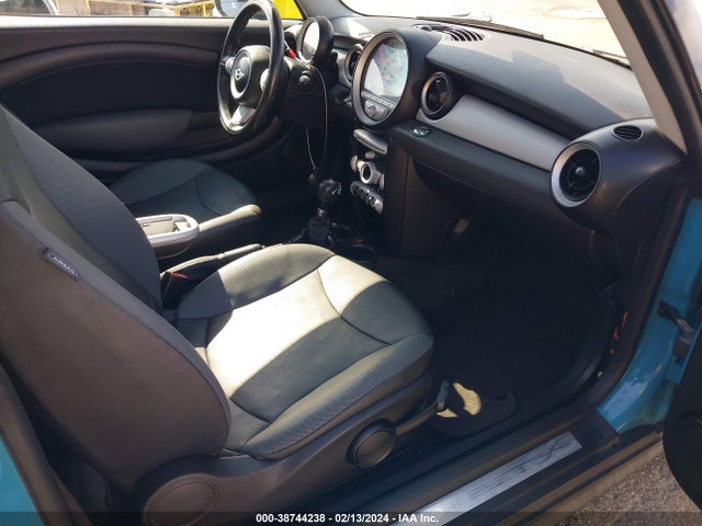 2009 MINI COOPER WMWMF33529TW76516 Photo 5