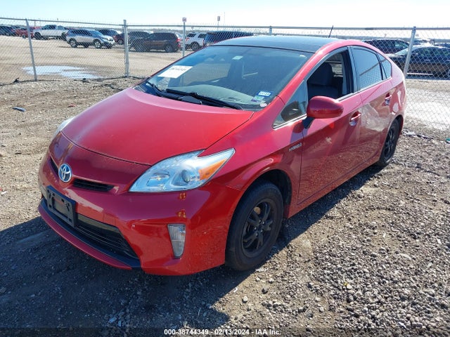 Toyota Prius Four 2014 JTDKN3DU0E1735622 Image 2