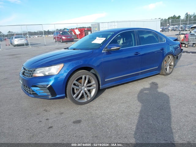1VWAT7A33GC066271 Volkswagen Passat 1.8t R-line