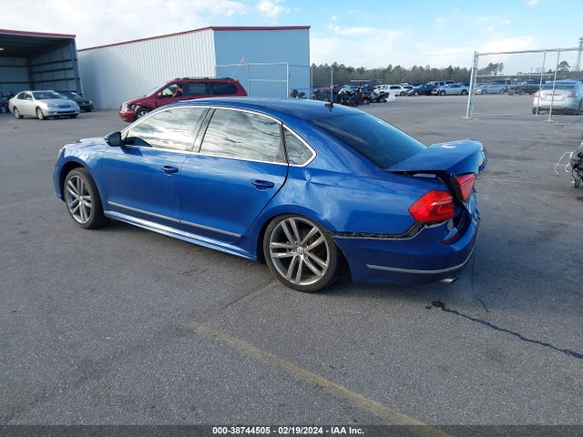 1VWAT7A33GC066271 Volkswagen Passat 1.8t R-line