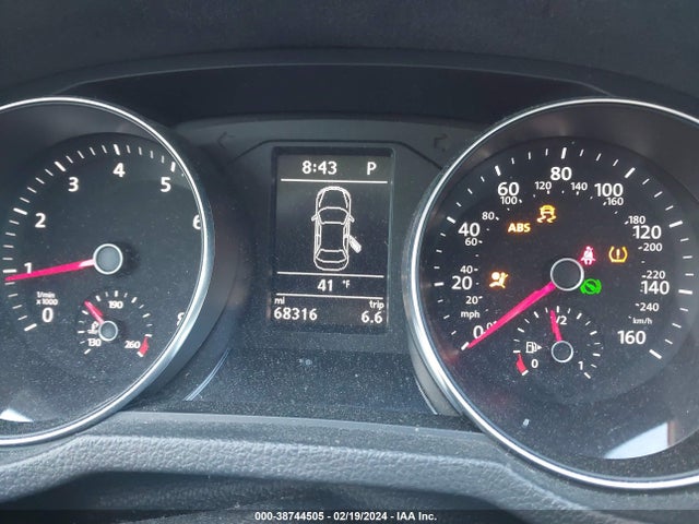 1VWAT7A33GC066271 Volkswagen Passat 1.8t R-line