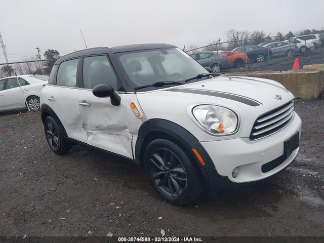 2014 MINI COUNTRYMAN WMWZB3C58EWR40221 Photo 0