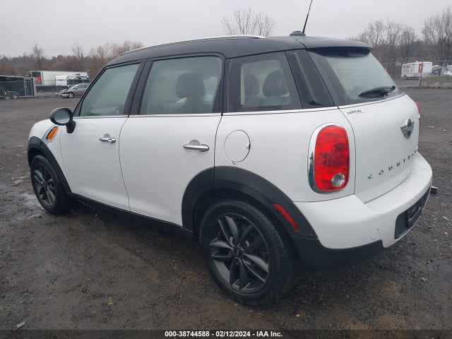 2014 MINI COUNTRYMAN WMWZB3C58EWR40221 Photo 2