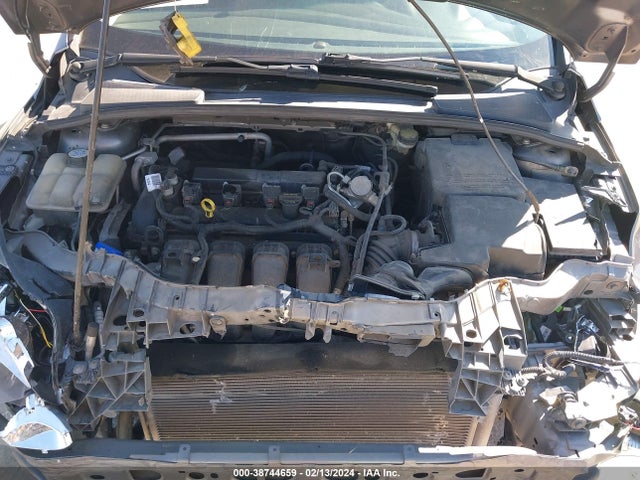 1FADP3F24EL275924 Ford FOCUS SE