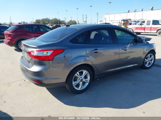1FADP3F24EL275924 Ford FOCUS SE