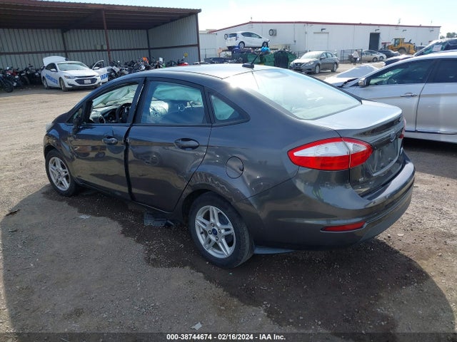 Ford FIESTA SE 2018 3FADP4BJXJM146985 Image 3