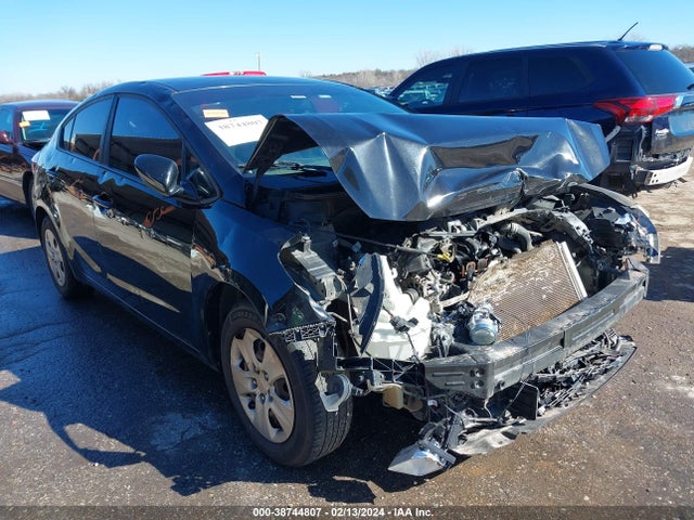 KIA FORTE LX 2018 3KPFK4A73JE219048 Image 1