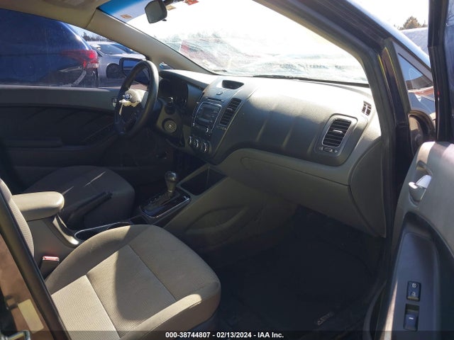 KIA FORTE LX 2018 3KPFK4A73JE219048 Image 5