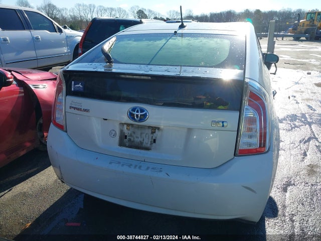 Toyota Prius Three 2015 JTDKN3DUXF0480548 Image 15