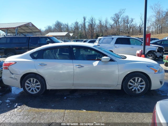 Nissan Altima 2.5 S 2014 1N4AL3AP3EN330207 Image 13