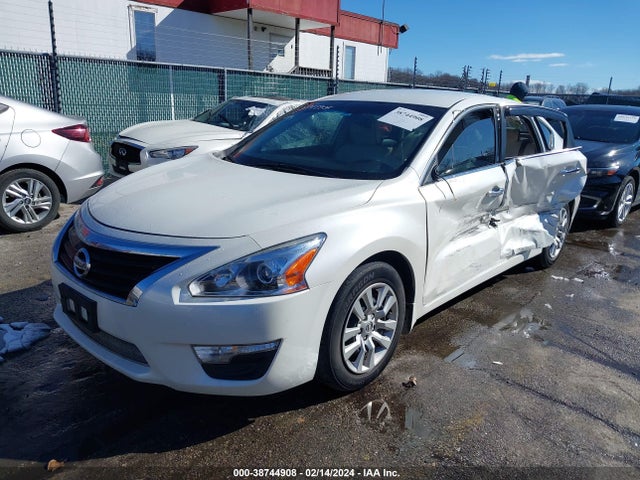 Nissan Altima 2.5 S 2014 1N4AL3AP3EN330207 Image 2