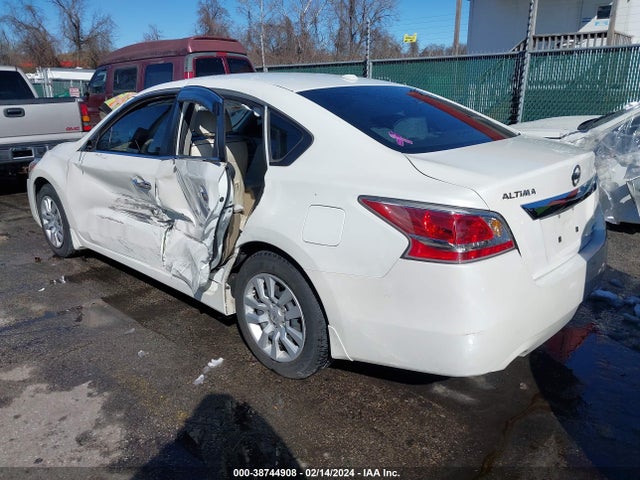 Nissan Altima 2.5 S 2014 1N4AL3AP3EN330207 Image 3